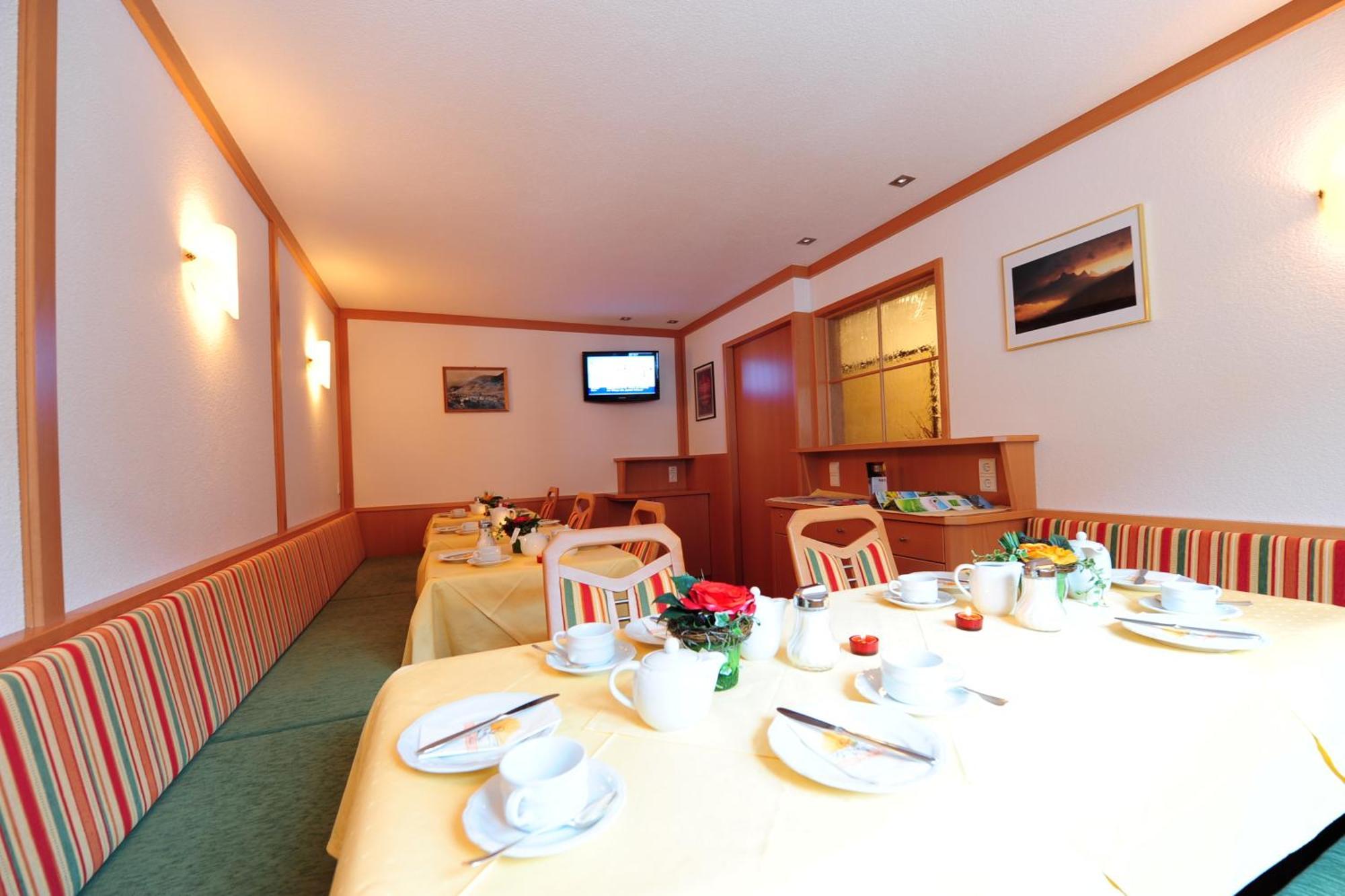 Bed and Breakfast Haus Enzian St. Anton am Arlberg Zewnętrze zdjęcie